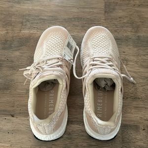 Adidas Ultraboost 5.0 DNA running shoes